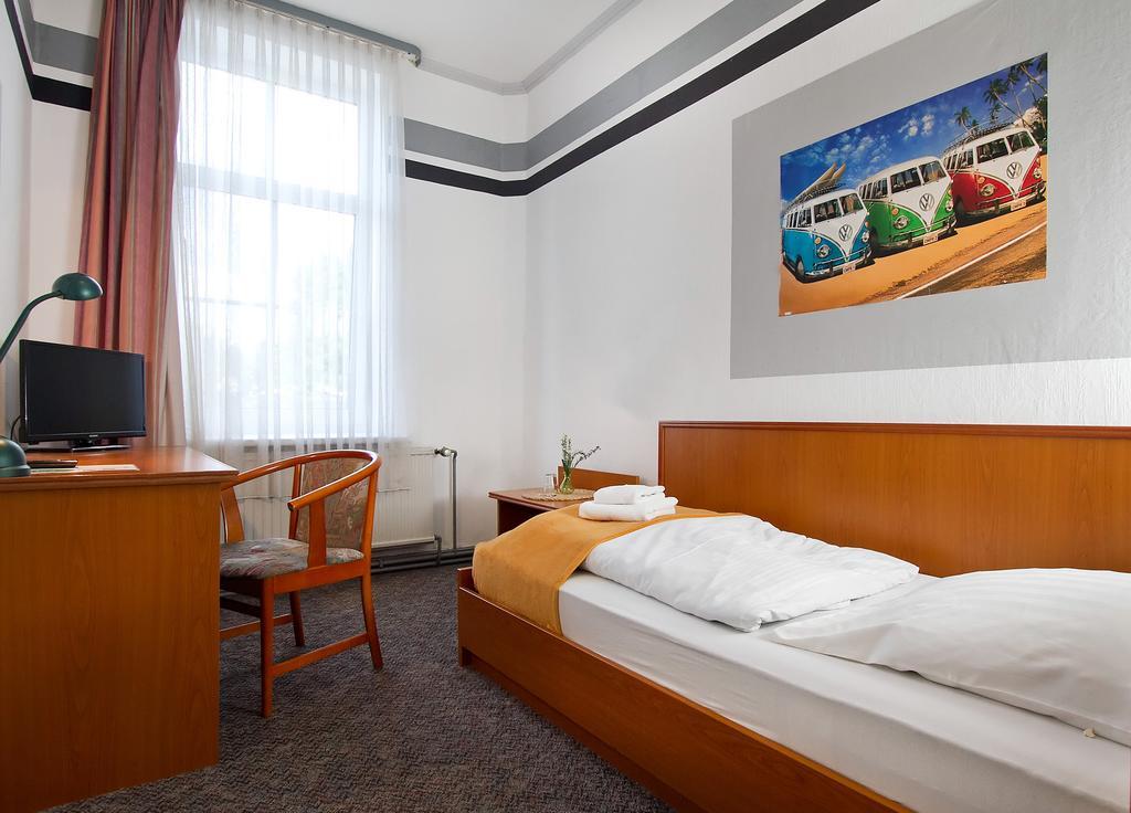 Hotel Neun 3/4 Целле Экстерьер фото